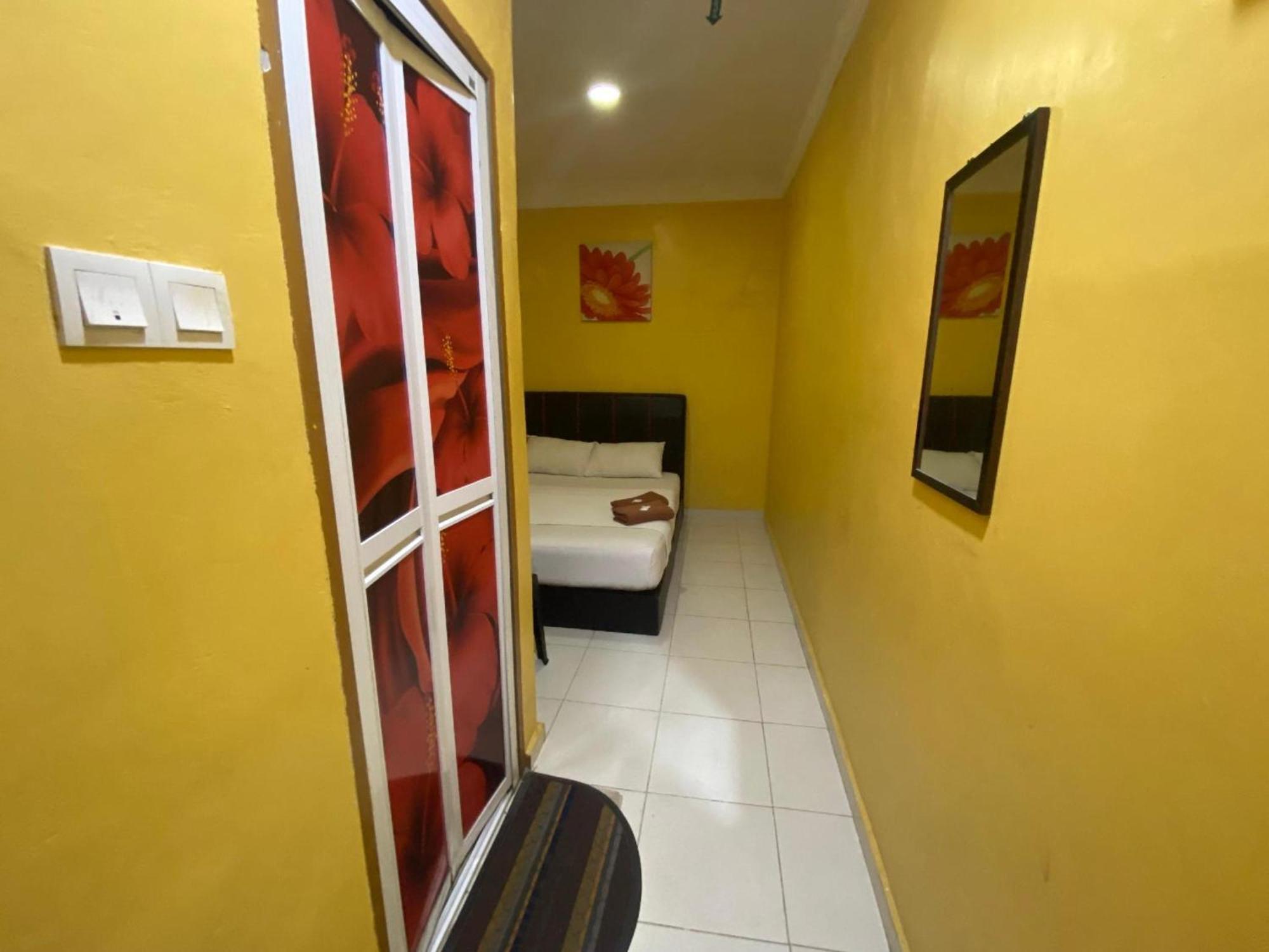 Oyo 91065 Hotel De Anjung Muadzam Shah المظهر الخارجي الصورة