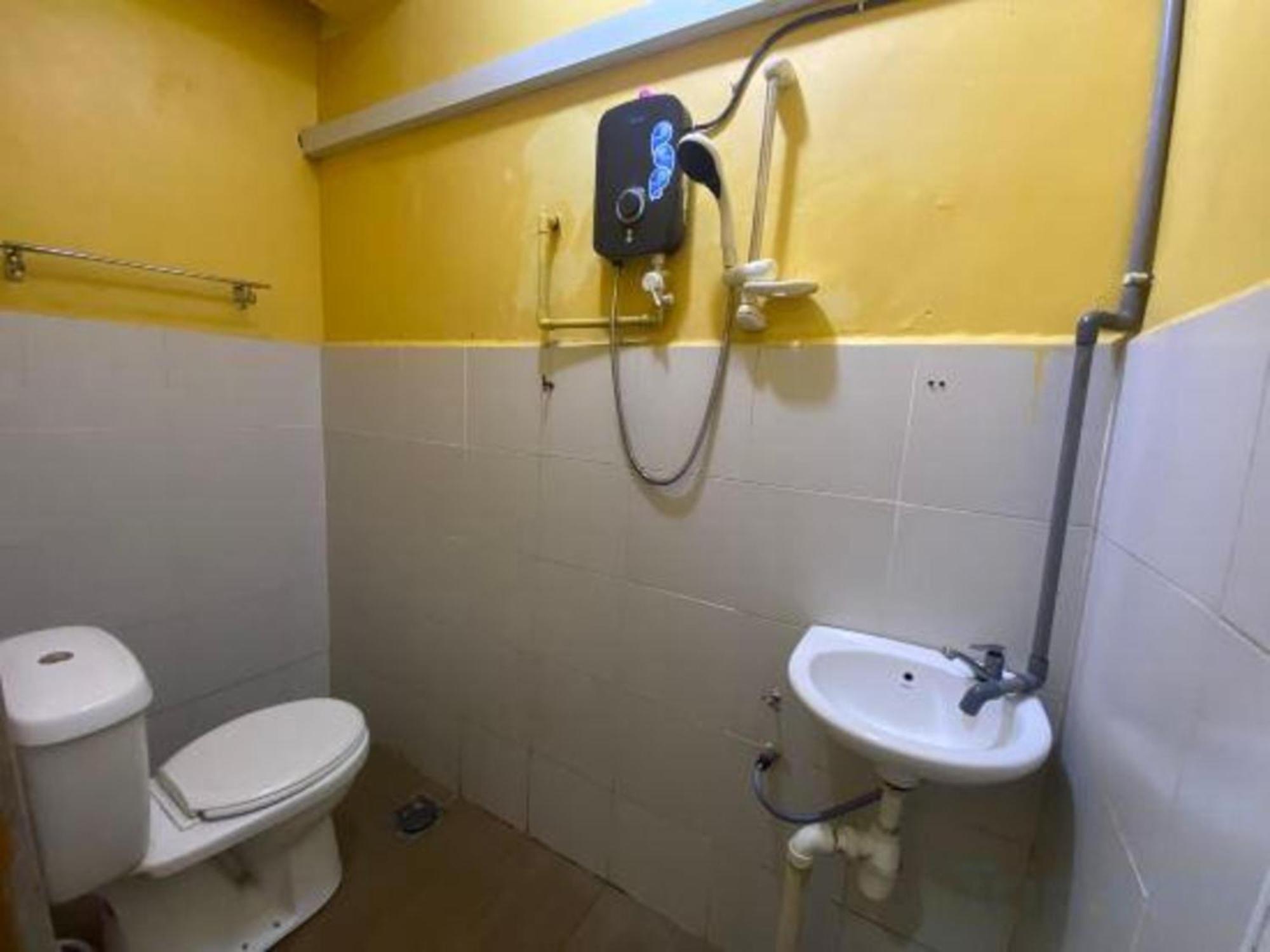 Oyo 91065 Hotel De Anjung Muadzam Shah المظهر الخارجي الصورة