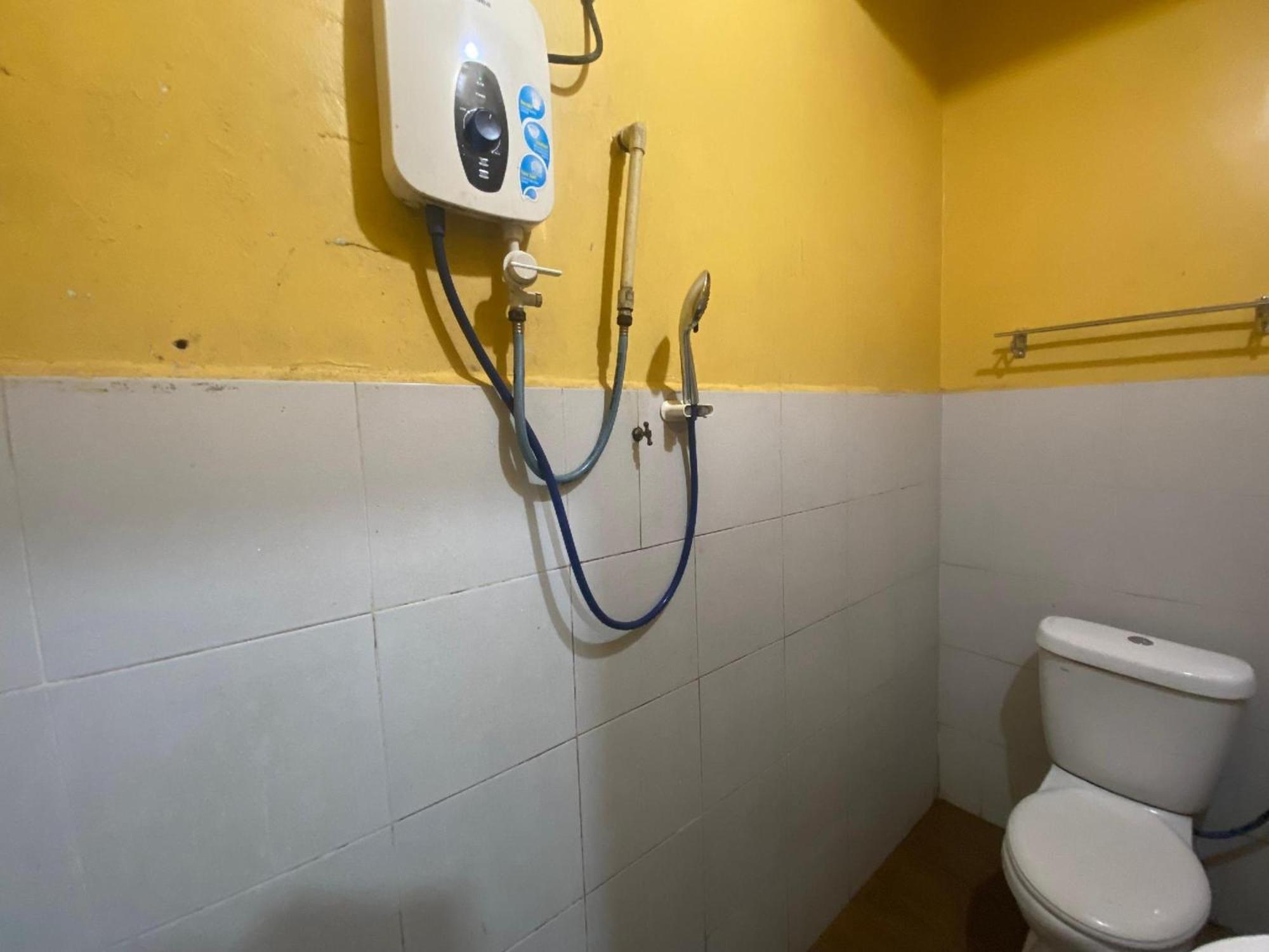 Oyo 91065 Hotel De Anjung Muadzam Shah المظهر الخارجي الصورة